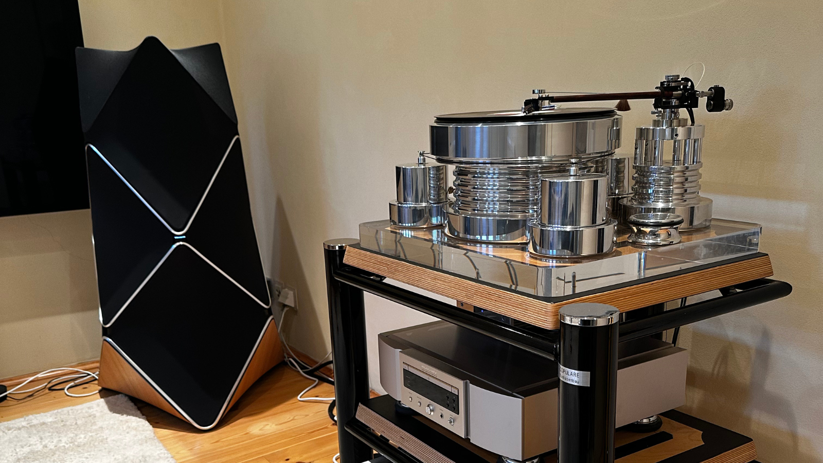 Kundeninstallation: Transrotor Ur-FatBob, Reed 3P,  van den Hul Grashopper und Soulnote E-2