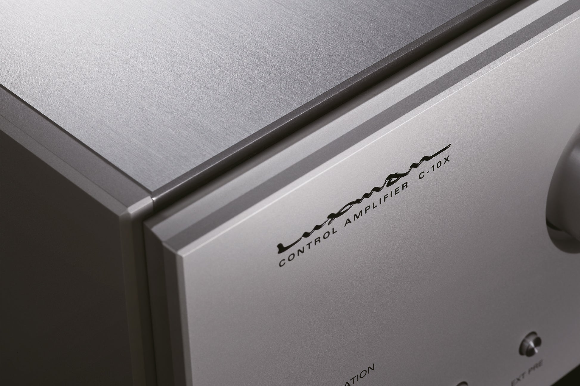 Luxman C-10X preamplifier