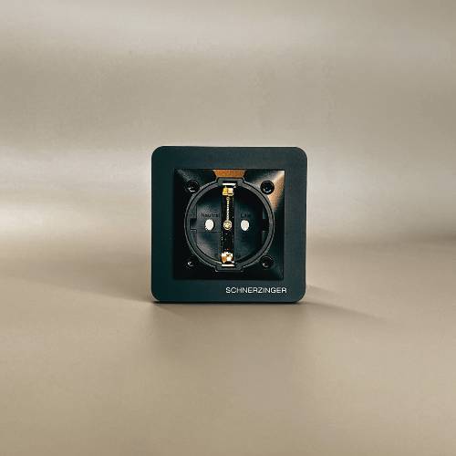 Schnerzinger Wandsteckdose Outlet MAX