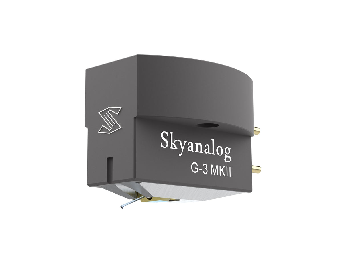 Skyanalog G-3 MKII MC Tonabnehmer in Grau, Schrägansicht mit Nadelträger – Skyanalog | Klang Maschine